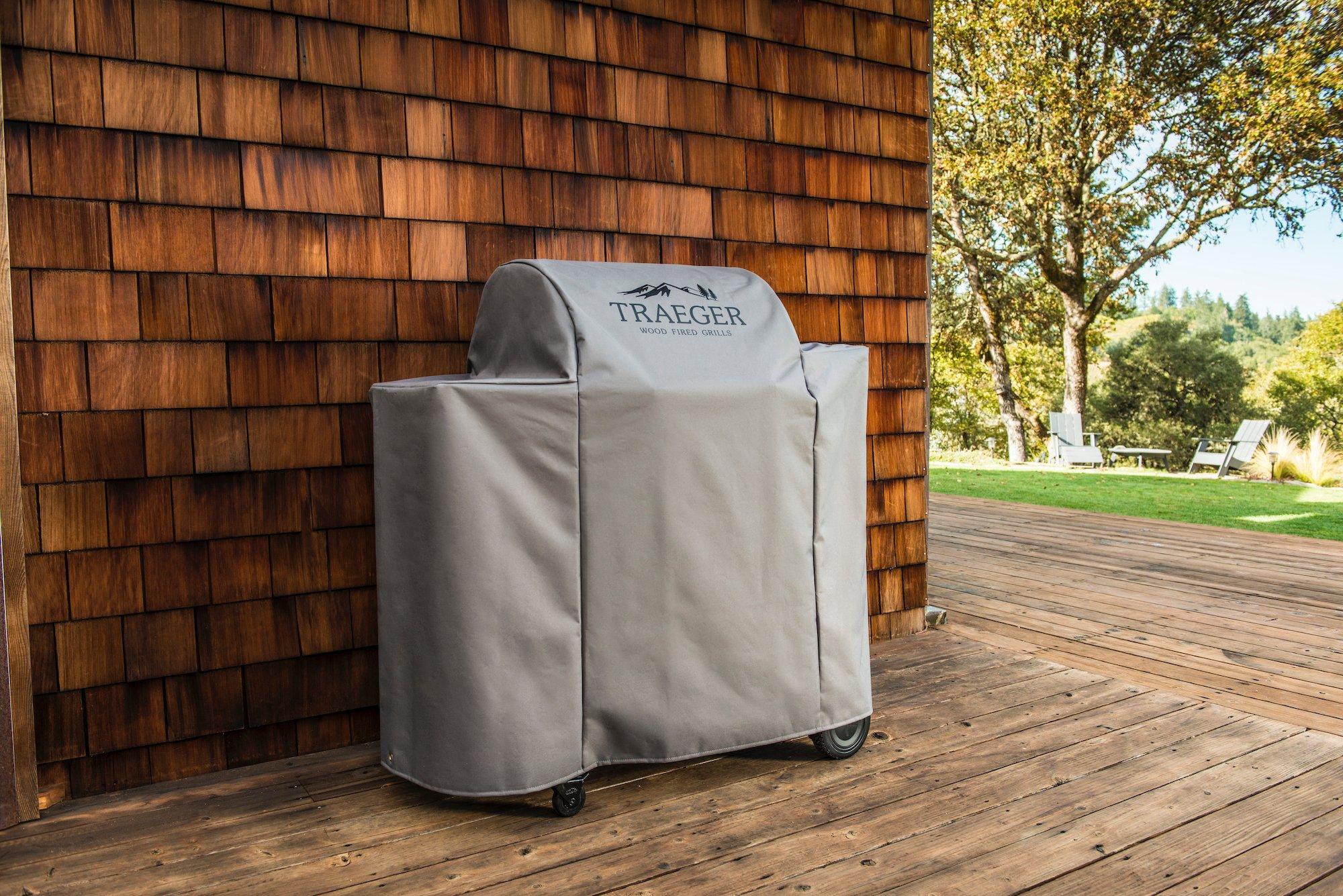 traeger-ironwood-650-full-length-grill-cover-lifestyle